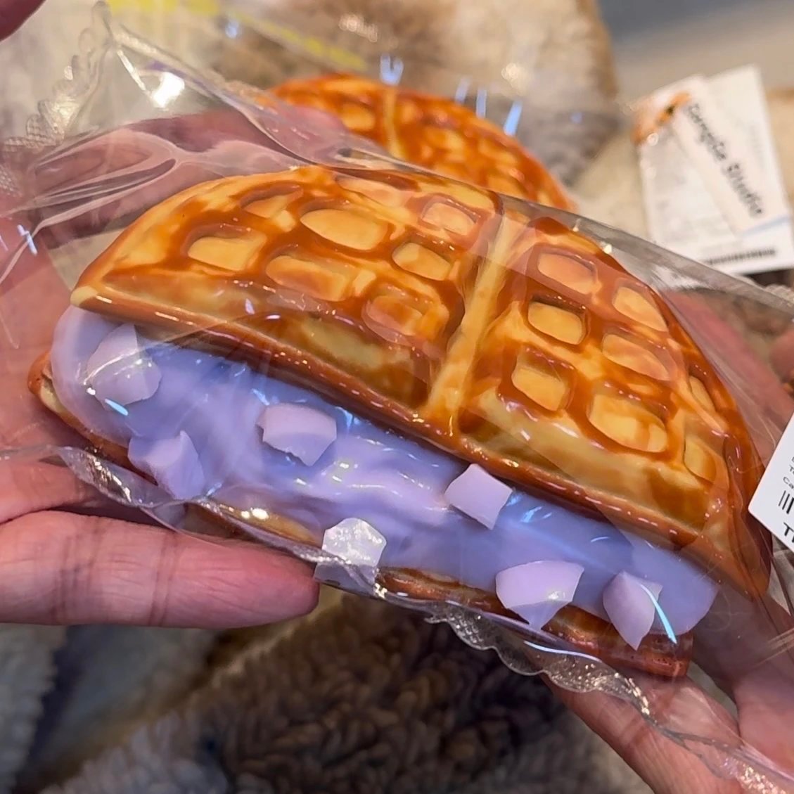 154080 GengGe Studio Lava Cream Waffle - Taro (Thick Cream Clay Texture Series) / GengGe Studio 爆浆奶油华夫(芋泥)(厚奶油泥触感系列)