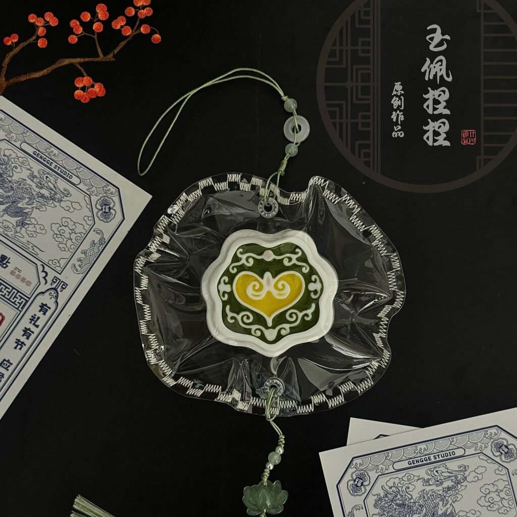 154083 GengGe Studio Jade Ruyi Ornament (Thick Cream Clay Texture Series) / GengGe Studio 玉如意（厚奶油泥触感系列）