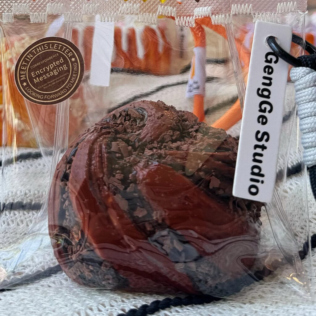154089 GengGe Studio Rolled Bread - Chocolate-Coated (Thick Cream Clay Texture Series) / GengGe Studio 卷卷面包（脏脏包）（厚奶油泥触感系列）