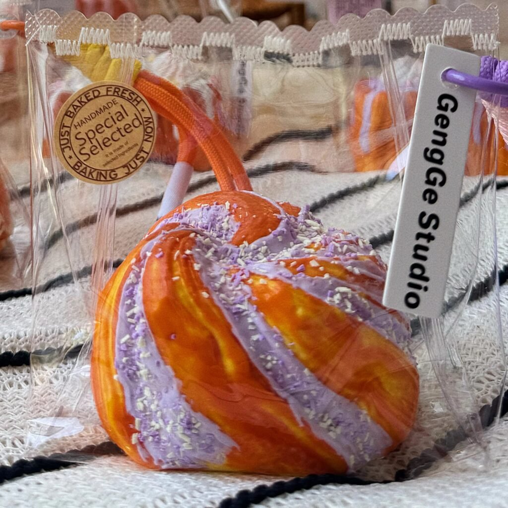 154091 GengGe Studio Rolled Bread - Taro (Thick Cream Clay Texture Series) / GengGe Studio 卷卷面包（芋泥）（厚奶油泥触感系列）