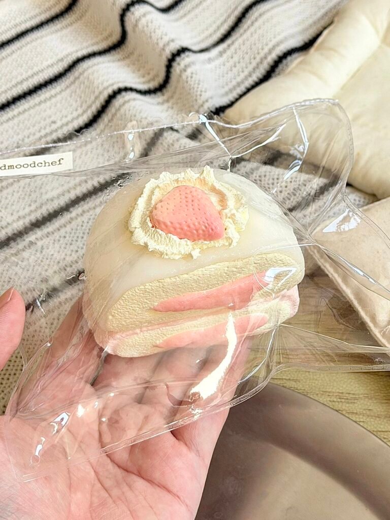 7035 Good Mood Chef Snow Skin Strawberry (Wet Cheese Clay Texture Series) / Good Mood Chef 冰皮草莓(湿酪泥触感系列)