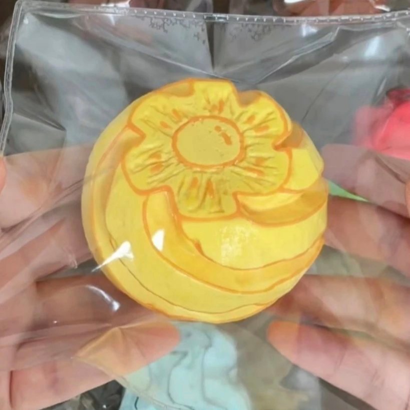 204001 GO UP Mini Pineapple (Dry Cream Texture Series) / GO UP捏捏 小菠萝（干奶油触感系列）