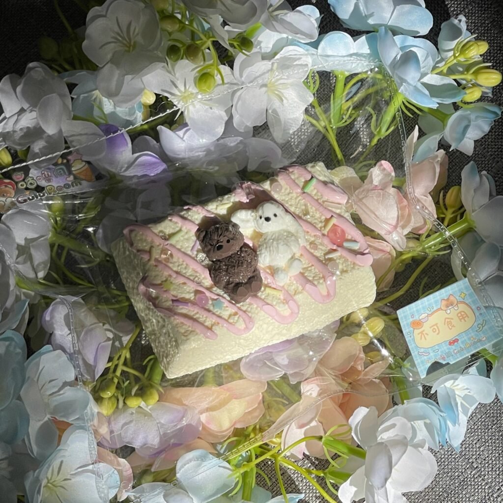 553000 Gulu Room Cuddly Milk Cake / 咕噜间 贴贴牛乳糕