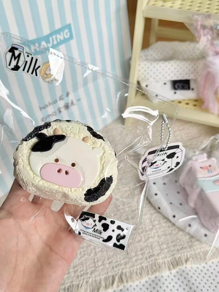 278045 Haha Jing Nienie Second Shop Cow Swiss Roll (Thin Cream Texture Series) / 哈哈静捏捏二店 奶牛瑞士卷（稀奶油触感系列）