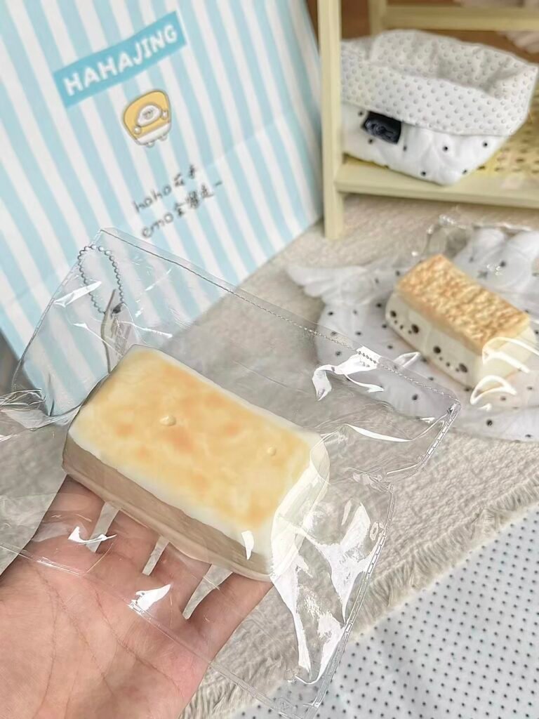 278054 Haha Jing Nienie Second Shop Fresh Coconut Double-Layer Rice Cake (Light Cream Texture Series) / 哈哈静捏捏二店 生椰双层年糕（轻奶油触感系列）