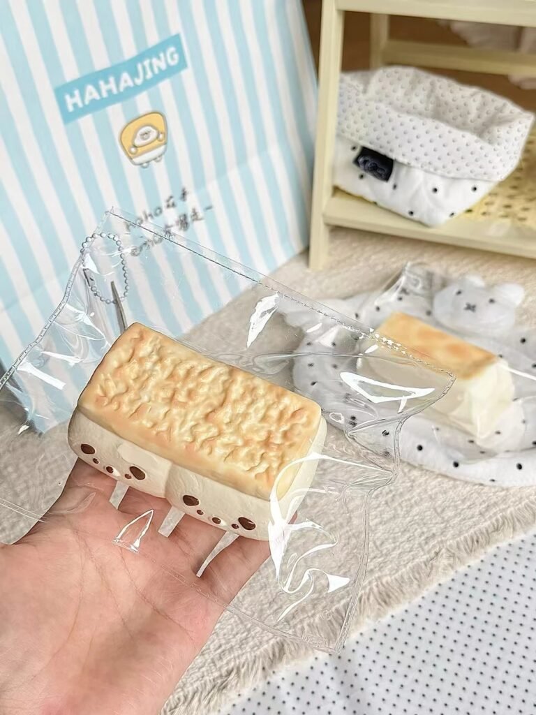 278059 Haha Jing Nienie Second Shop Fresh Coconut Puppy Soda Cracker (Light Cream Texture Series) / 哈哈静捏捏二店 生椰小狗苏打饼干（轻奶油触感系列）
