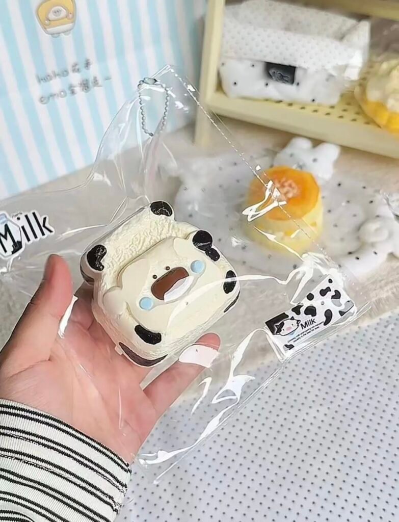 278067 Haha Jing Nienie Second Shop Cow-Print Puppy Toast (Cheese Clay Texture Series) / 哈哈静捏捏二店 奶牛小狗吐司（奶酪泥触感系列）