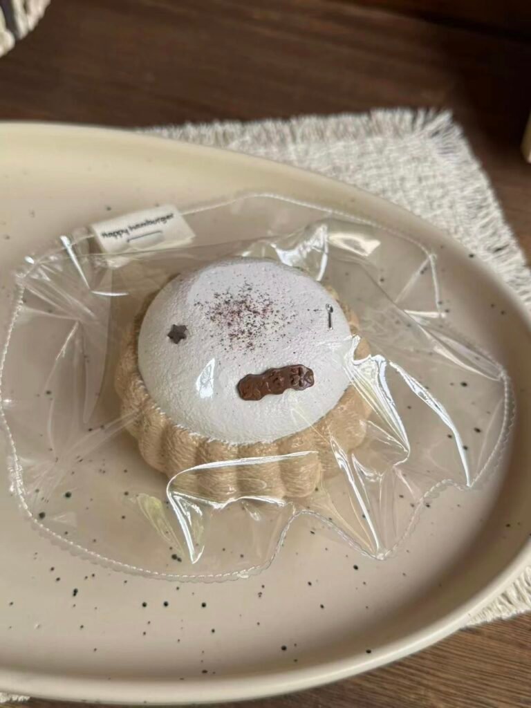 347026 Happy Hamburger Caramel Cupcake (Soft Clay Texture Series) / 开心汉堡包 焦糖纸杯蛋糕（软黏土触感系列）