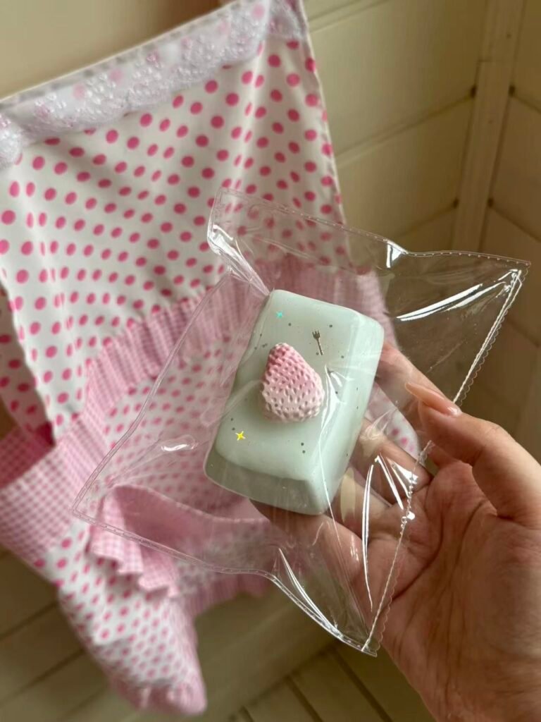 347033 Happy Hamburger Strawberry Mint Candy (Soft Clay Texture Series) / 开心汉堡包 草莓薄荷糖（软黏土触感系列）