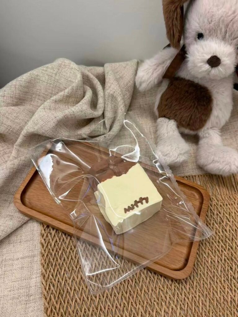 21066 Heqiqi Bitten Milk Chocolate (Soft Cream Clay Texture Series) / 禾七七 咬一口牛奶巧克力（软奶油触感系列）