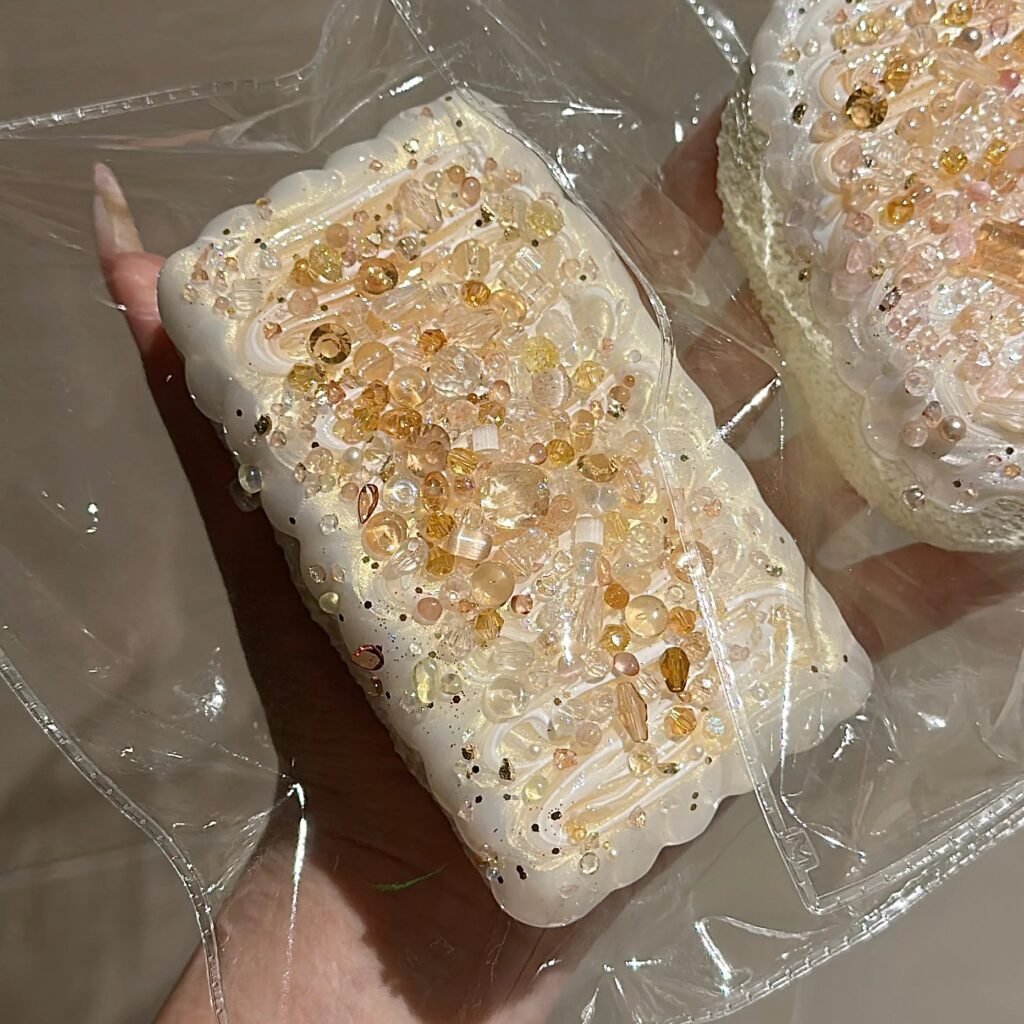50045 HelloKiki Champagne Latte Art (Glutinous Cream Texture Series) / hellokiki捏捏 香槟拉花（糯奶油触感系列）