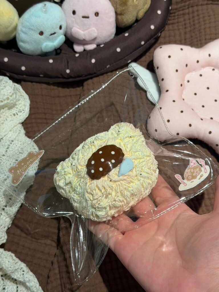 66012 HooHoo Squishy Goodnight Bear (Dry Cream Texture Series) / HooHoo捏 晚安小熊(干奶油触感系列)