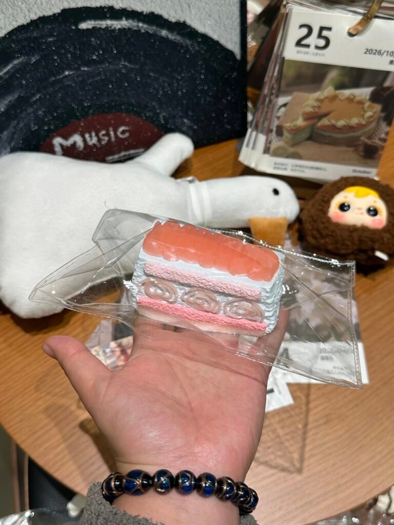548006 Happy Pig Cream Ring Cake (Yogurt Clay Texture Series) / 快乐猪猪 奶油条圈圈蛋糕（酸奶泥触感系列）