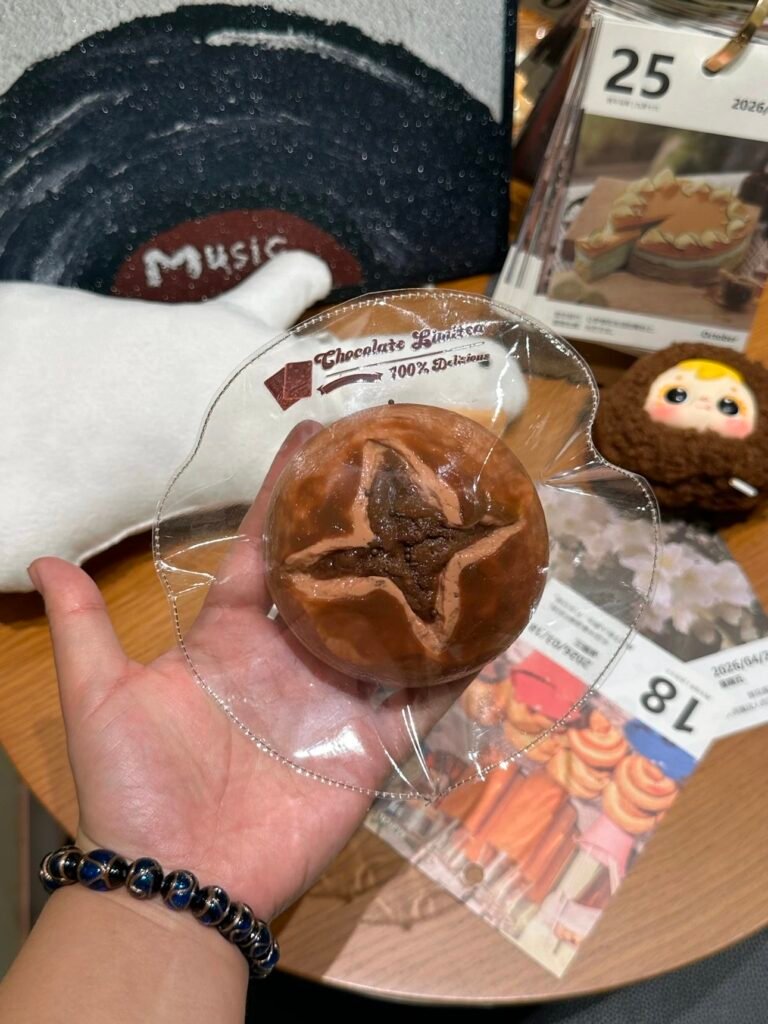 548010 Happy Pig Chocolate Pretzel Bun (Yogurt Clay Texture Series) / 快乐猪猪 巧克力碱水包（酸奶泥触感系列）