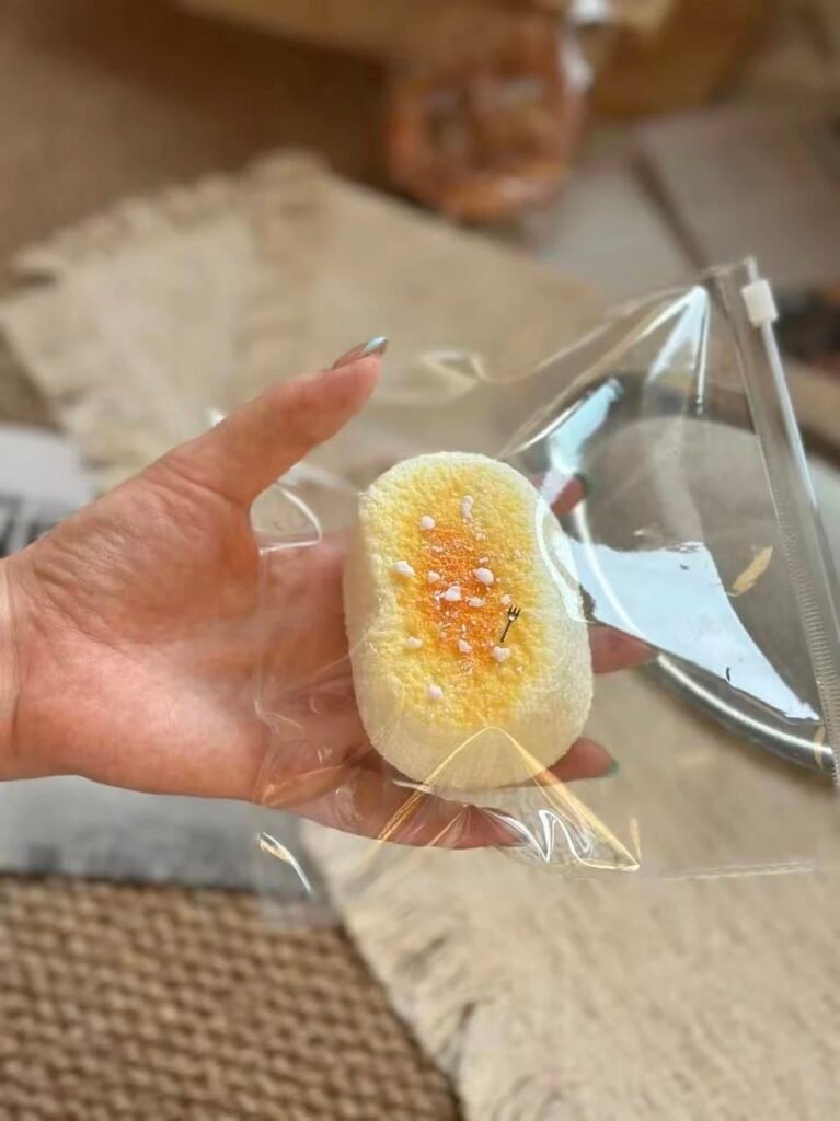 539004 Hongtang Maruko Coconut Senbei (Cotton Cream Texture Series) / 红糖丸子捏 椰蓉仙贝（棉奶油触感系列）