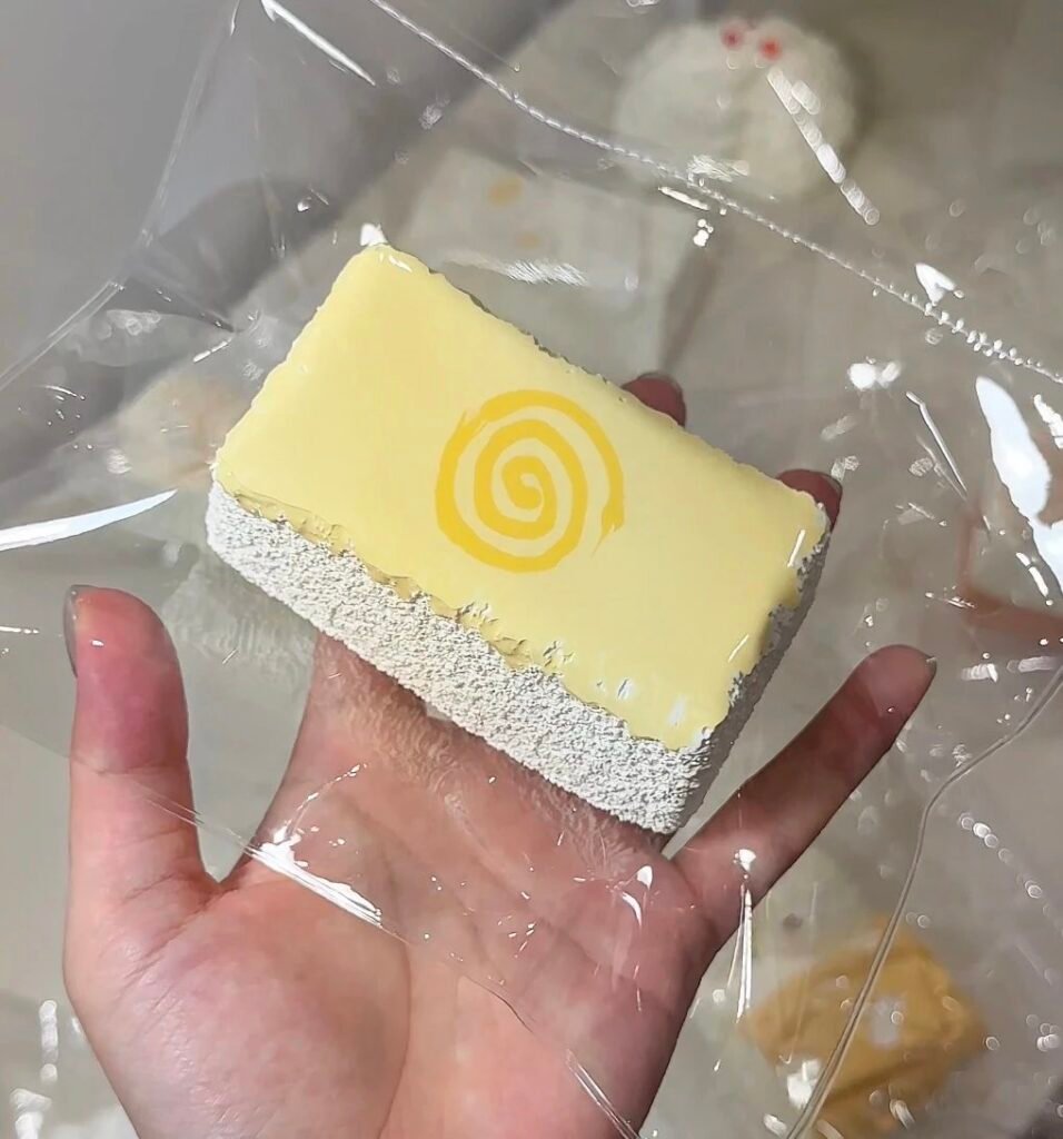 475005 Jiongjiong Jiang Cheese Roll Soft Toast (Dry Glutinous Cream Paste Clay Texture Series) / 囧囧酱 芝士卷绵绵吐司(干糯乳膏泥触感系列)