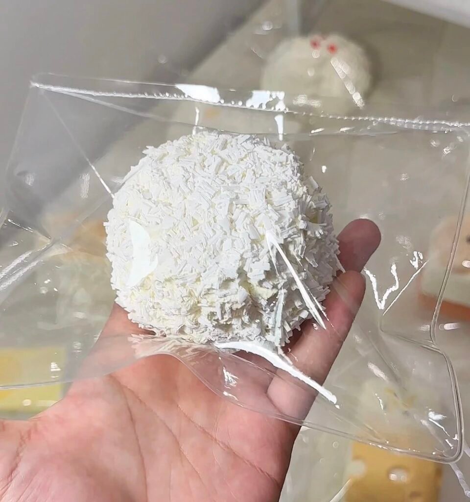 475008 Jiongjiong Jiang White Chocolate Crumble Cream Top (Dry Glutinous Cream Paste Clay Texture Series) / 囧囧酱 白巧碎碎奶油顶(干糯乳膏泥触感系列)