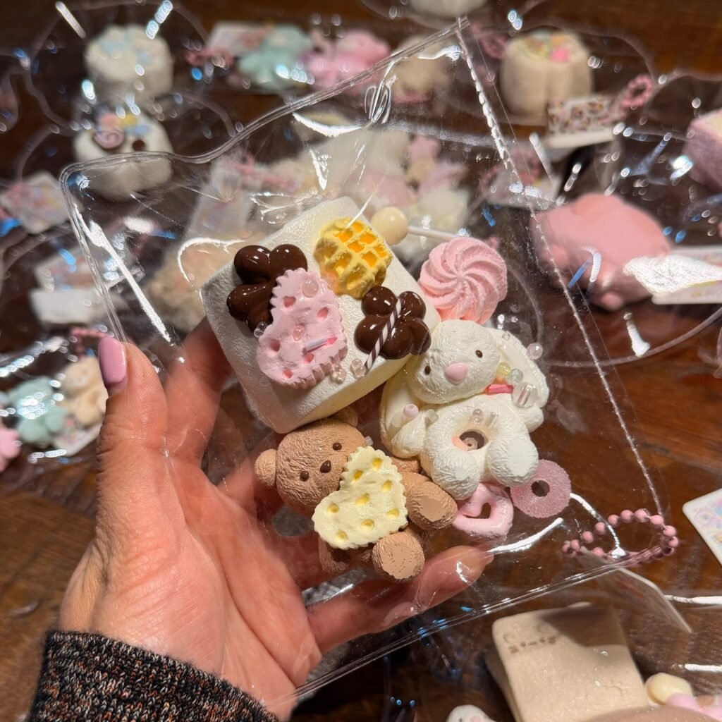 924 Kala Marshmallow Doll Charm / KALA 棉花糖玩偶挂件包