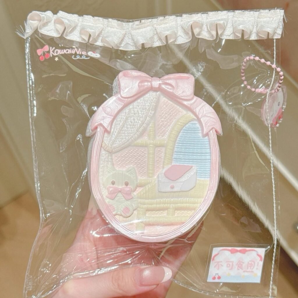 444005 Kawaii Nie Embroidered Cat Dressing Table / Kawaii Nie 刺绣猫咪梳妆台