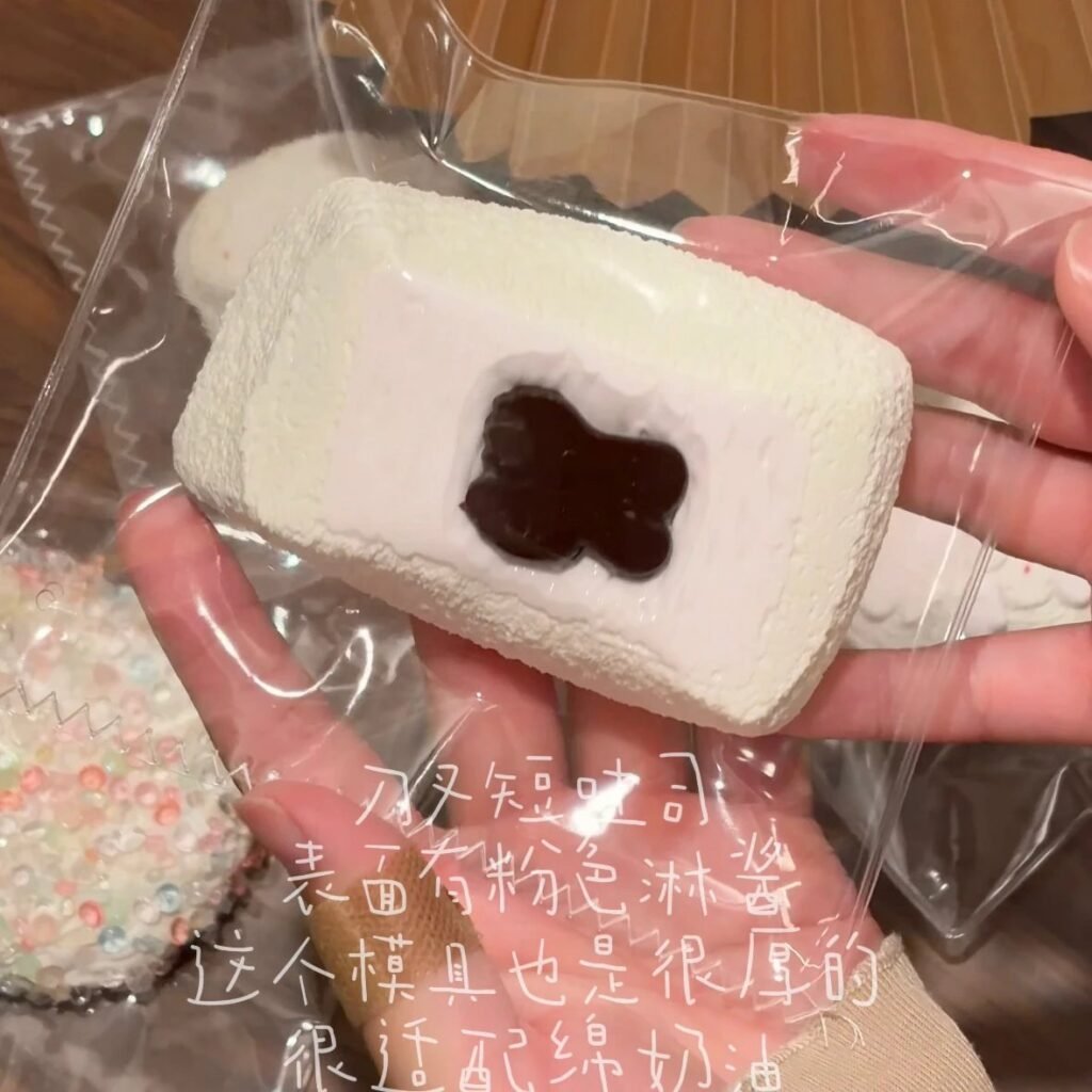 308018 Kelu Cutlery Short Toast (Cotton Cream Texture Series) / kelu可露 刀叉短吐司（绵奶油触感系列）