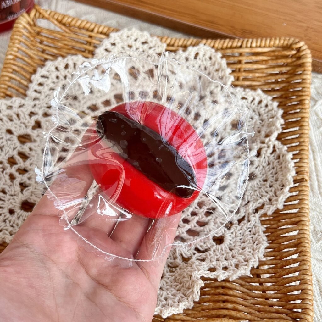89103 Kaka Jiang Squishy Tomato Smoked Plum Sandwich - Mini (Dry Cheese Clay Texture Series) / 咔咔酱捏捏 番茄夹乌梅（微缩款）（干奶酪触感系列）