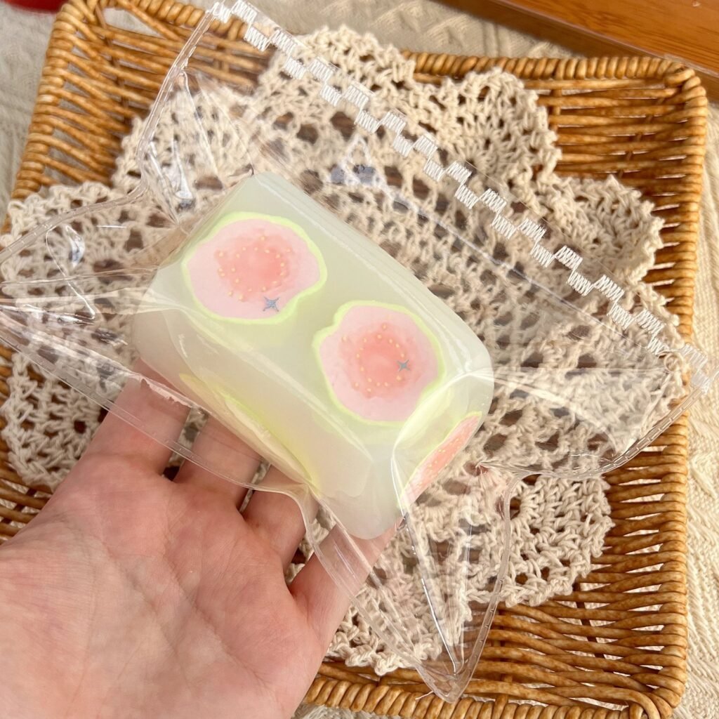 89130 Kaka Jiang Squishy Apple Guava Frappe (Soft Cream Paste Texture Series) / 咔咔酱捏捏 苹果芭乐星冰乐（软乳膏触感系列）