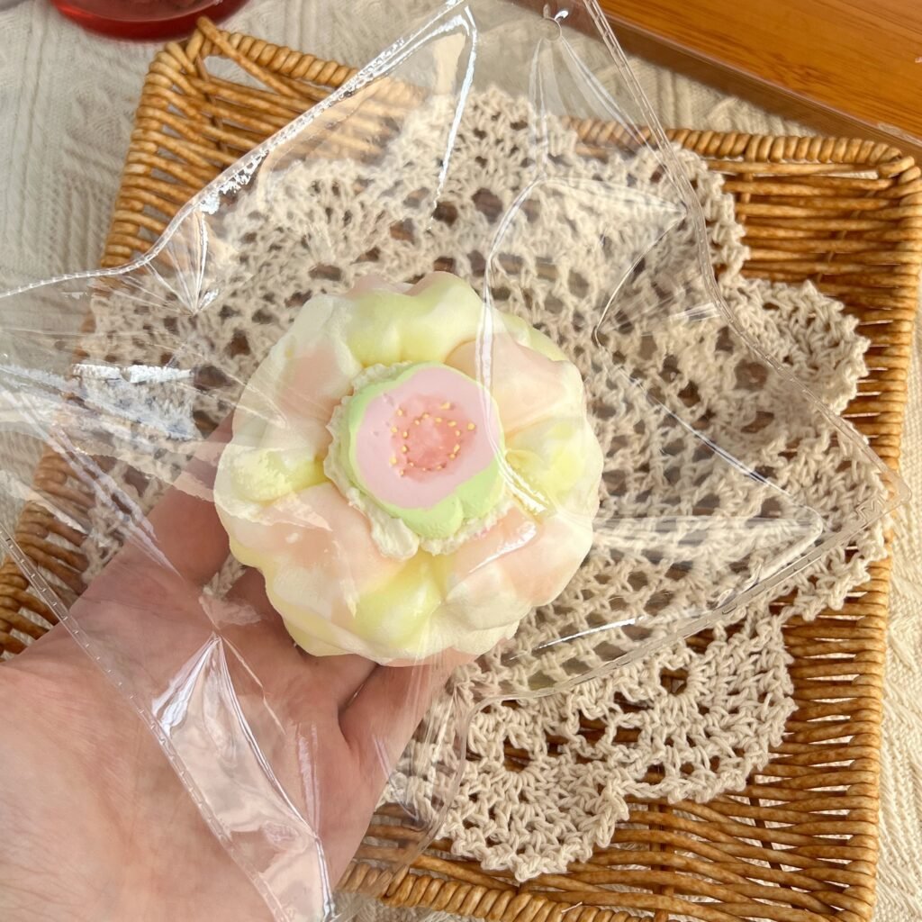89114 Kaka Jiang Squishy Cream Guava Soft Cheese (Dry Cheese Clay Texture Series) / 咔咔酱捏捏 奶油芭乐软酪（干奶酪触感系列）