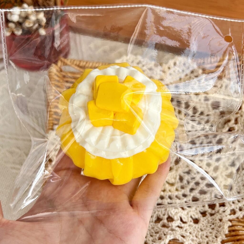 89139 Kaka Jiang Squishy Mango Mille-Feuille Cake (Soft Cream Paste Texture Series) / 咔咔酱捏捏 芒果千层蛋糕（软乳膏触感系列）