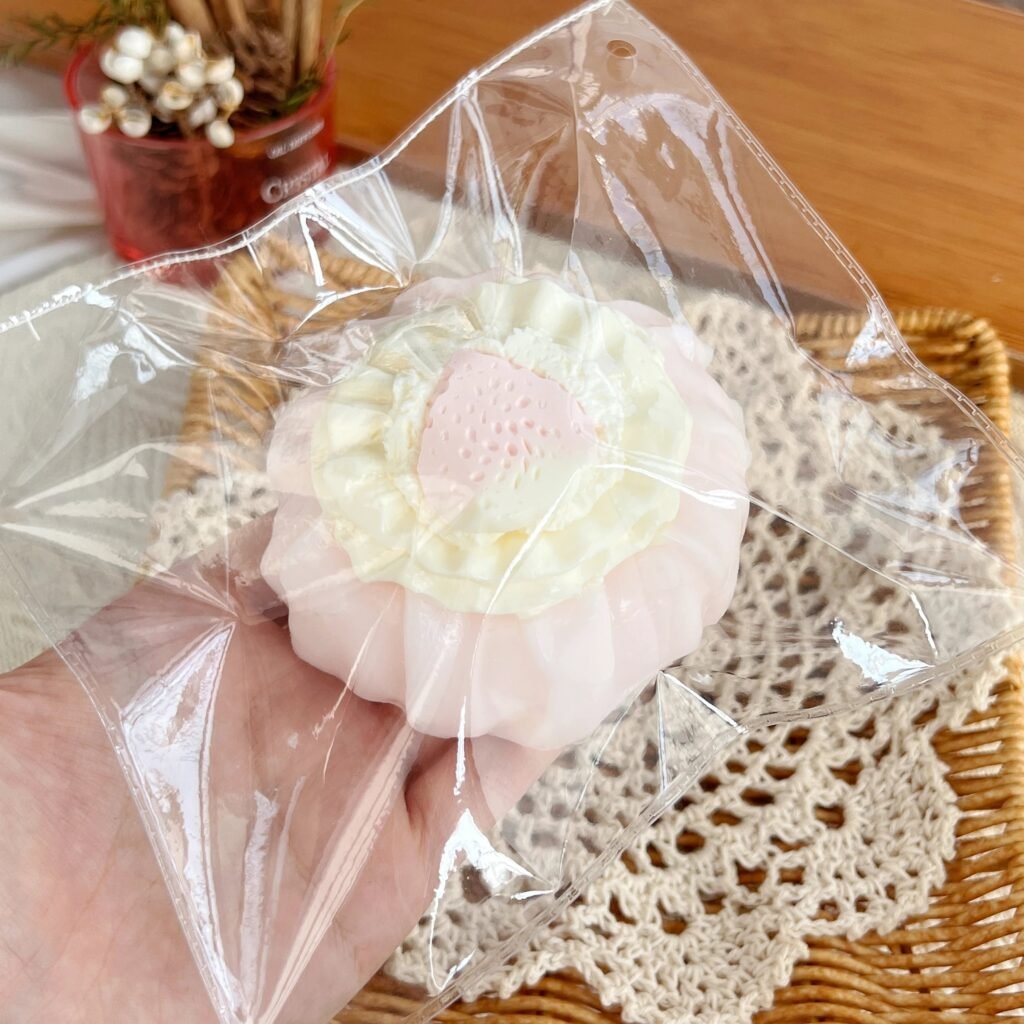 89140 Kaka Jiang Squishy Berry Mille-Feuille Cake (Soft Cream Paste Texture Series) / 咔咔酱捏捏 莓莓千层蛋糕（软乳膏触感系列）