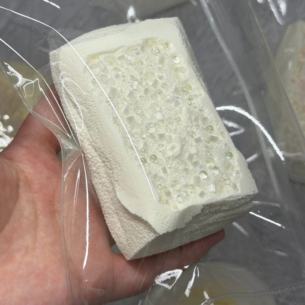 512001 KleKle White Crumble Mini Toast / KleKle 白碎小吐司