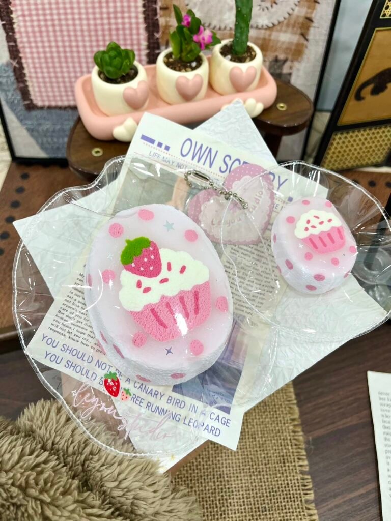 280040 Leyou Studio Strawberry Polka Dot Cupcake - Parent and Mini / 乐油studio 草莓波点纸杯蛋糕子母包