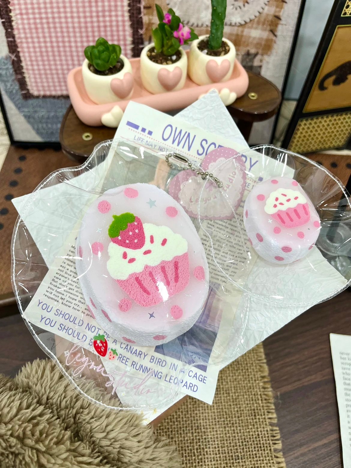 280040 Leyou Studio Strawberry Polka Dot Cupcake - Parent and Mini / 乐油studio 草莓波点纸杯蛋糕子母包