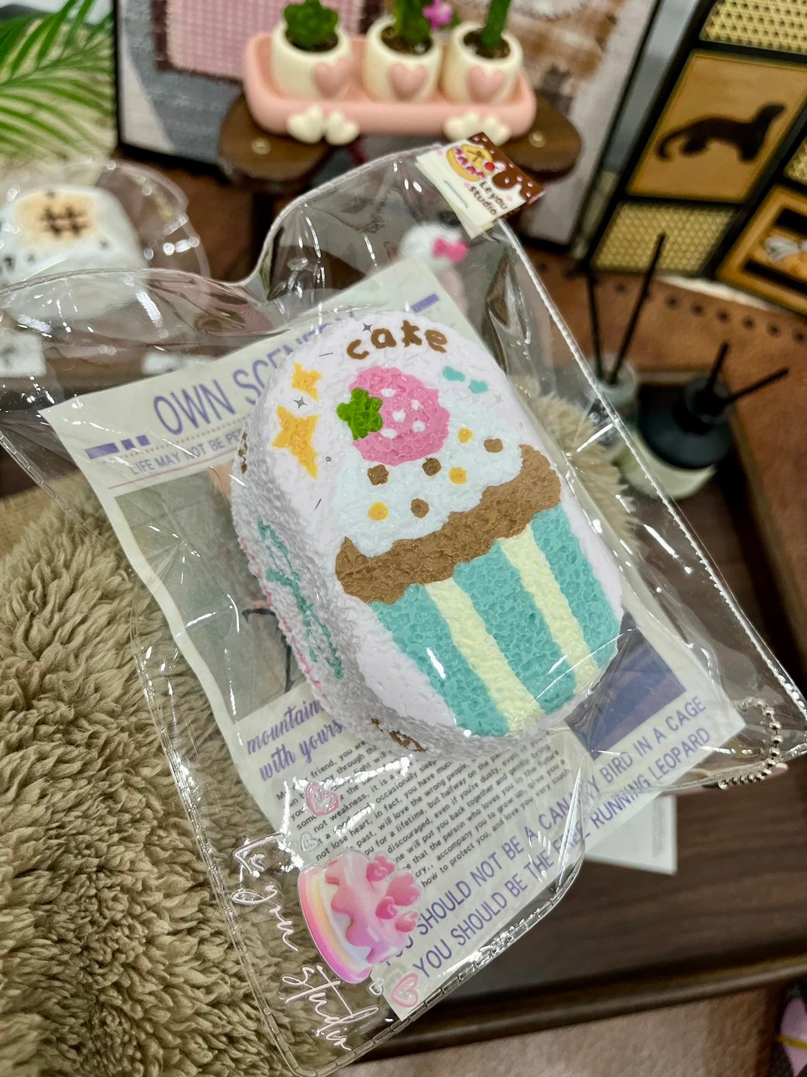 280056 Leyou Studio Berry Cupcake / 乐油studio 莓果纸杯蛋糕