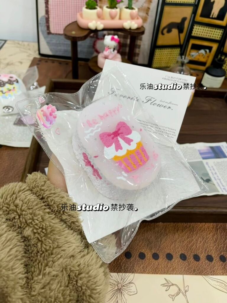 280058 Leyou Studio Bow Cupcake / 乐油studio 蝴蝶结纸杯蛋糕