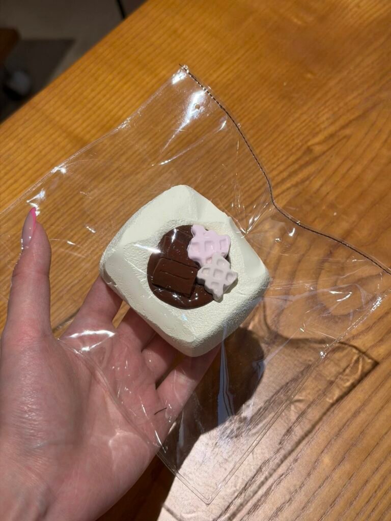 486011 Llz Squishy Strawberry Chocolate Milk Tofu (Soft Dry Cream Texture Series) / llz捏 莓巧奶豆腐（软干奶油触感系列）