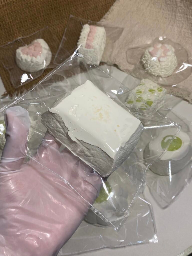 353009 Liaoli Shu Shifu Coconut Square Toast / 料理鼠师傅 椰蓉方吐司