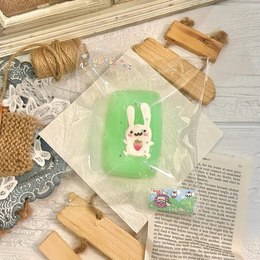 97036 Luluoluo Bunny Mint Gummy (Whipped Cream Texture Series) / 露酪酪 兔兔薄荷软糖（绵奶油触感系列）