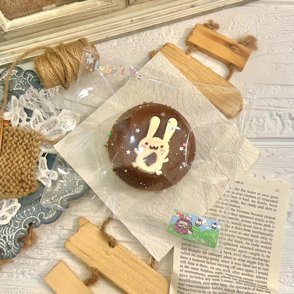 97039 Luluoluo Bunny Round Toast - Chocolate (Whipped Cream Texture Series) / 露酪酪 兔兔圆吐司巧克力色（绵奶油触感系列）