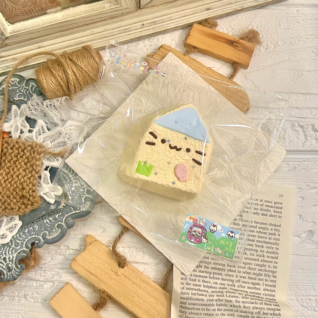 97041 Luluoluo Cat House - Blue (Soft Dry Cheese Texture Series) / 露酪酪 小猫房子蓝（软干酪触感系列）