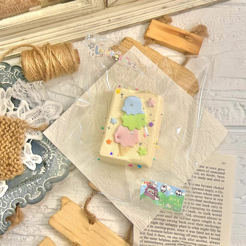 97043 Luluoluo Three-Color Ice Cream Toast (Soft Dry Cheese Texture Series) / 露酪酪 三色冰激凌吐司（软干酪触感系列）