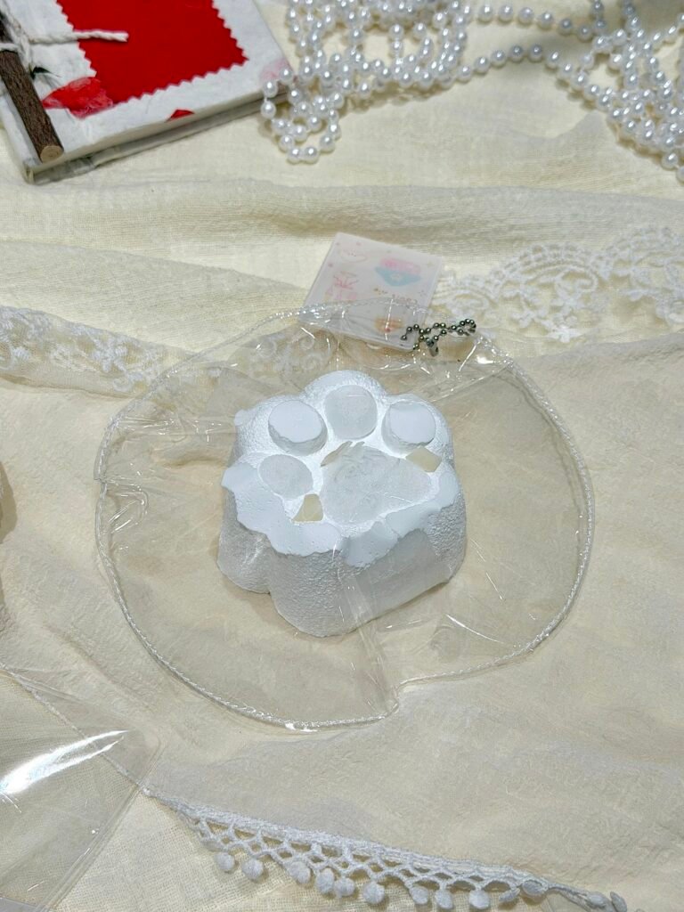 500001 Luyisi Coconut Bubble Velvet Cat Paw (Dry Rich Cheese Texture Series) / Luyisi捏捏屋 椰子泡泡丝绒猫爪(干噎乳酪触感系列)