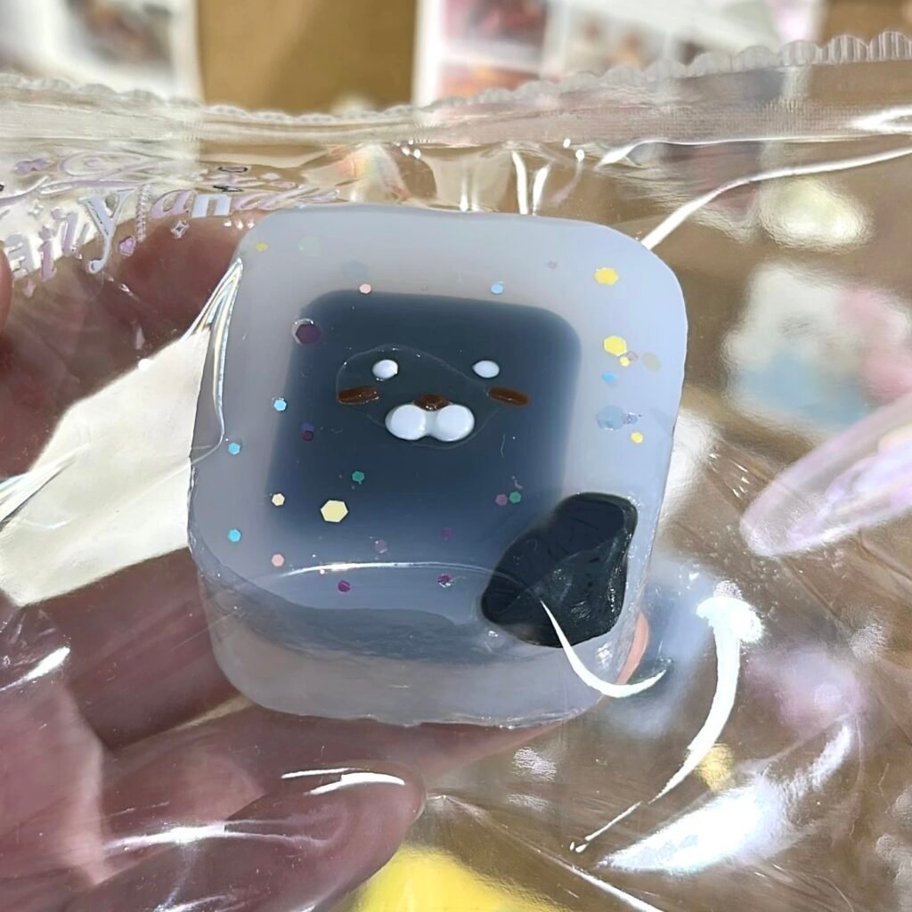 83053 Lxx Fairyland Black Sesame Seal Square - Filling Discoloration A (Dry Cream Texture Series) / Lxx捏捏fairyland 海豹小方黑芝麻馅·外馅色沉瑕疵一(干奶油触感系列)