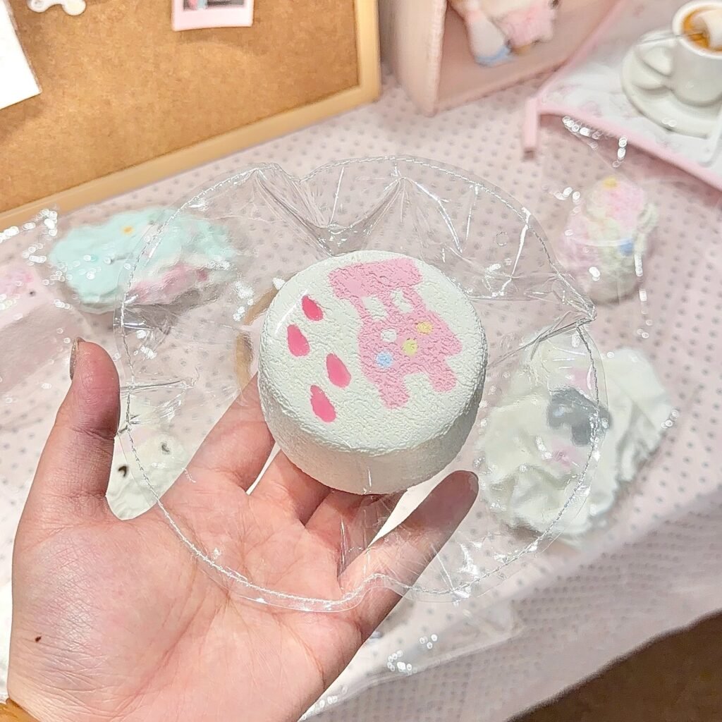 150030 LyingLamb Chair Mini Round Toast (Sticky Clay Texture Series) / 躺躺小羊 椅子小圆吐司（黏糊泥触感系列）