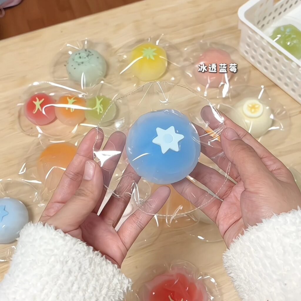 47070 Mango Translucent Blueberry (Dry Resistance Clay Texture Series) / 芒狗狗 冰透蓝莓(干阻泥触感系列)
