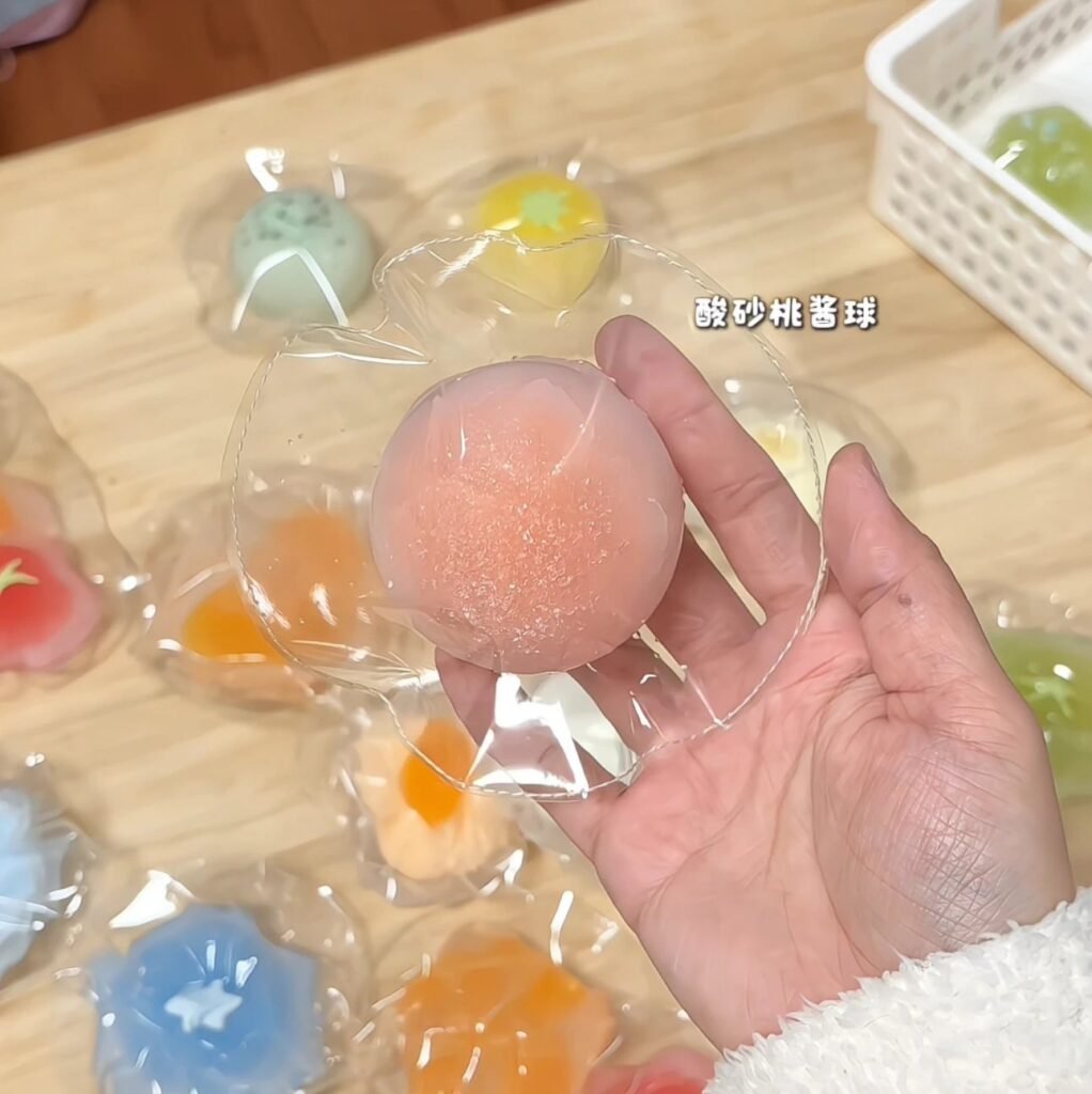 47080 Mango Sour Sugar Peach Jam Ball (Dry Resistance Clay Texture Series) / 芒狗狗 酸砂桃酱球（干阻泥触感系列）