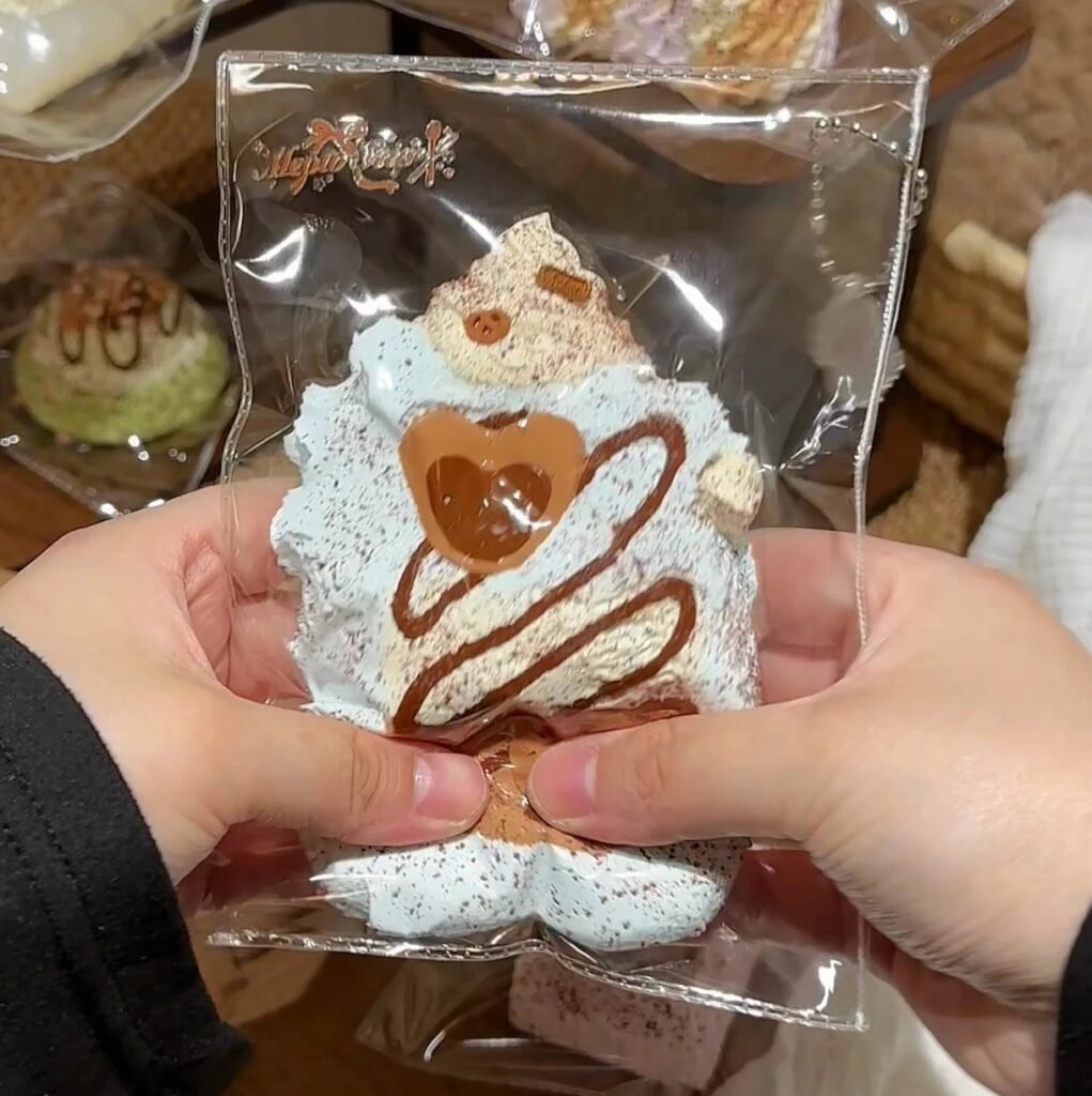 550005 Meow Star Triple Cookie Toast - Mint Chocolate Cosmetic Defect (Sweet Potato Clay Texture Series) / Meow Star 三色曲奇吐司（薄巧瑕疵）（红薯泥触感系列）