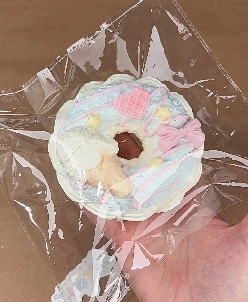 526000 Mianmi Squishy Ice Cream Doughnut (Cotton Clay Texture Series) / 绵密捏 冰淇淋甜甜圈（绵绵泥触感系列）