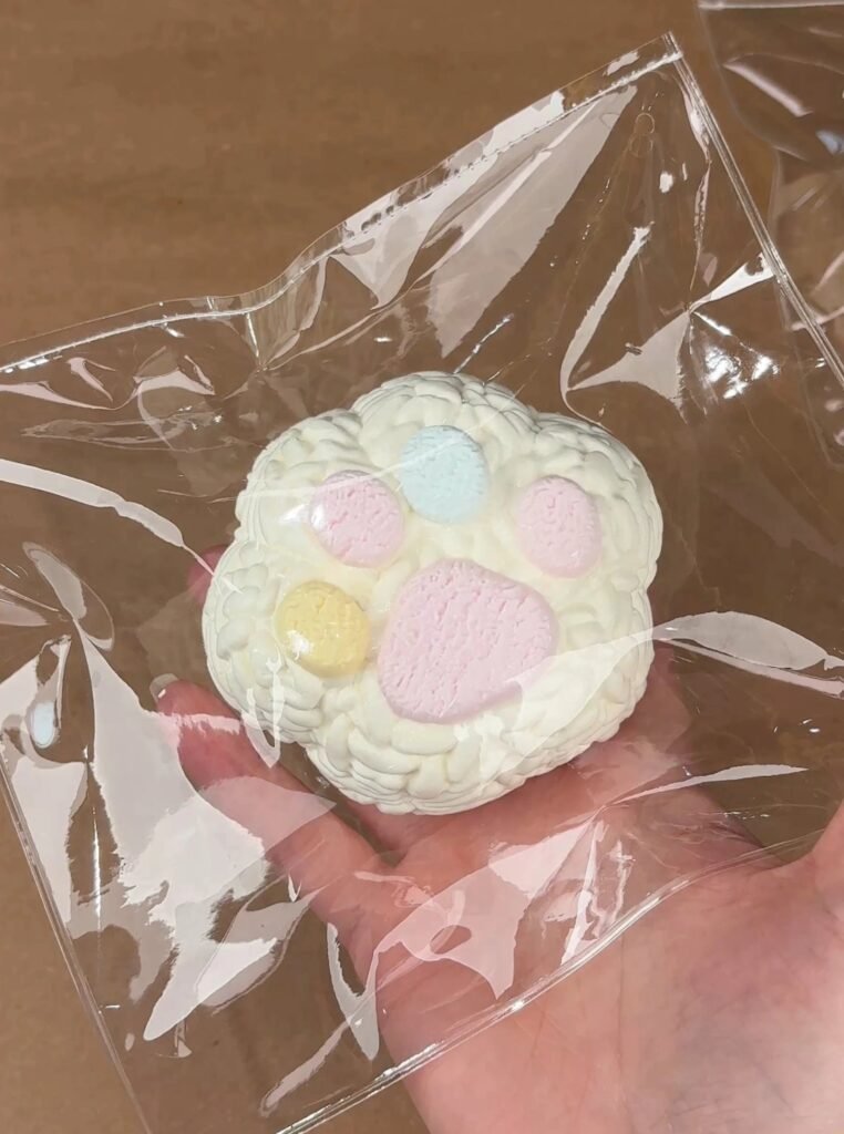526006 Mianmi Squishy Confetti Cat Paw (Thick Cream Texture Series) / 绵密捏 缤纷猫爪（厚奶油触感系列）