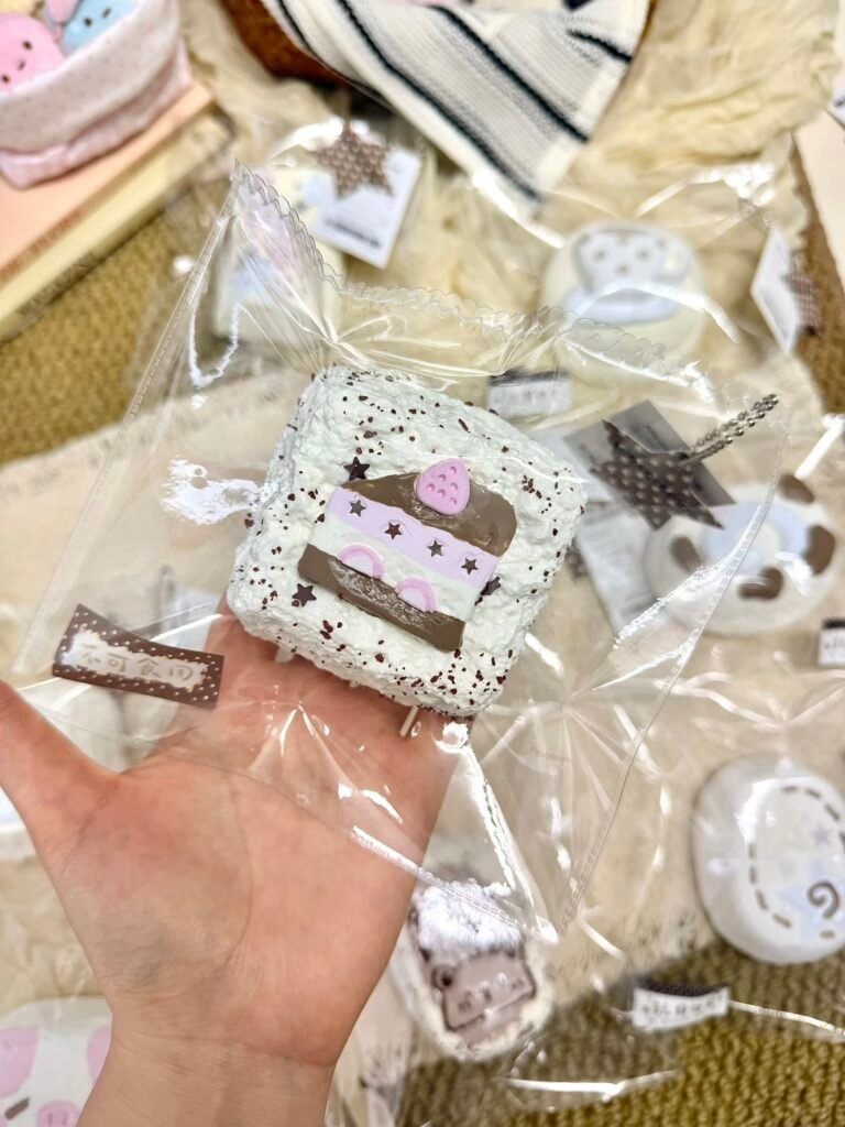 222023 Miracle Didi Strawberry Chocolate Cake (Dry Mochi Clay Texture Series) / Miracle Didi 莓巧蛋糕（干糯泥触感系列）