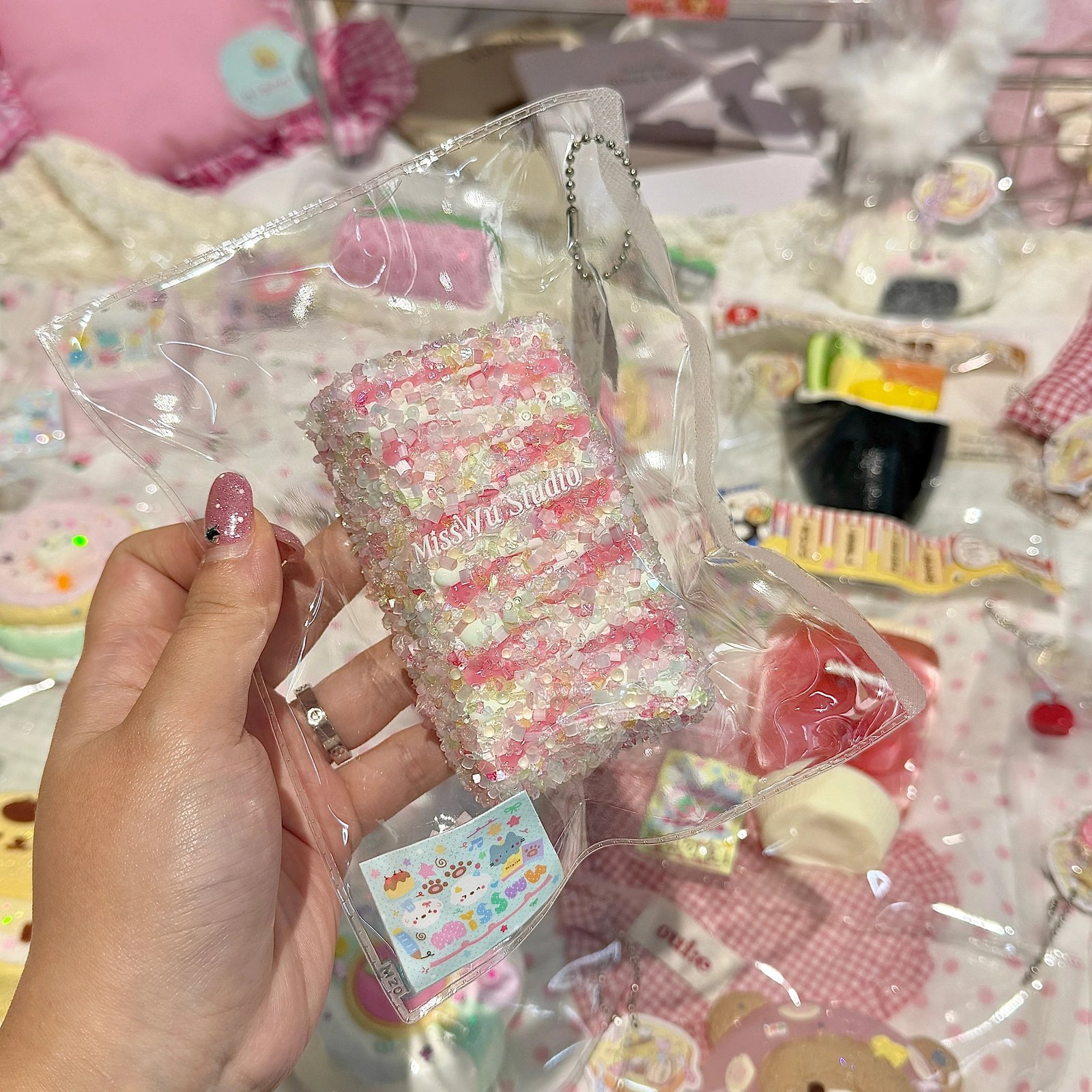 25060 MissWu Strawberry Crushed Ice (Sticky Clay Texture Series) / MissWu 草莓碎冰冰(黏糊泥触感系列)